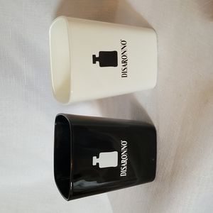 VINTAGE DISARONNO PAIR SQUARE COCKTAIL GLASSES NO FLAWS ONE BLACK ONE WH…